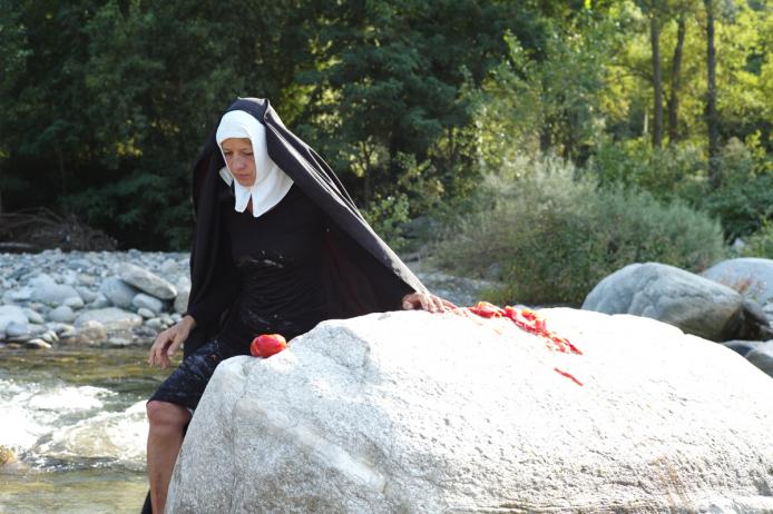 Triste Marie, Performance, Resideny Arles-sur-Tech, Pyrénées, Südfrankreich